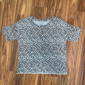 American Eagle Cheetah Print Tee Lettuce Hem Cropped Size Small